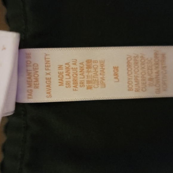 Cap Sleeve Cropped Black Savage X Fenty Stretch Button Down Top Size L - Picture 3 of 8